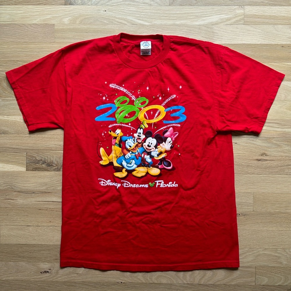 Size L - Red vintage 2003 Disney graphic tee